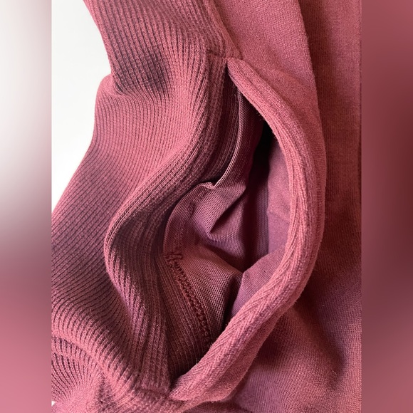 Lululemon Radiant II Full Zip Up Fitted Jacket. SZ 2 Garnet w/Cowell Neck - Picture 7 of 9